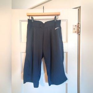 Nike cropped pants